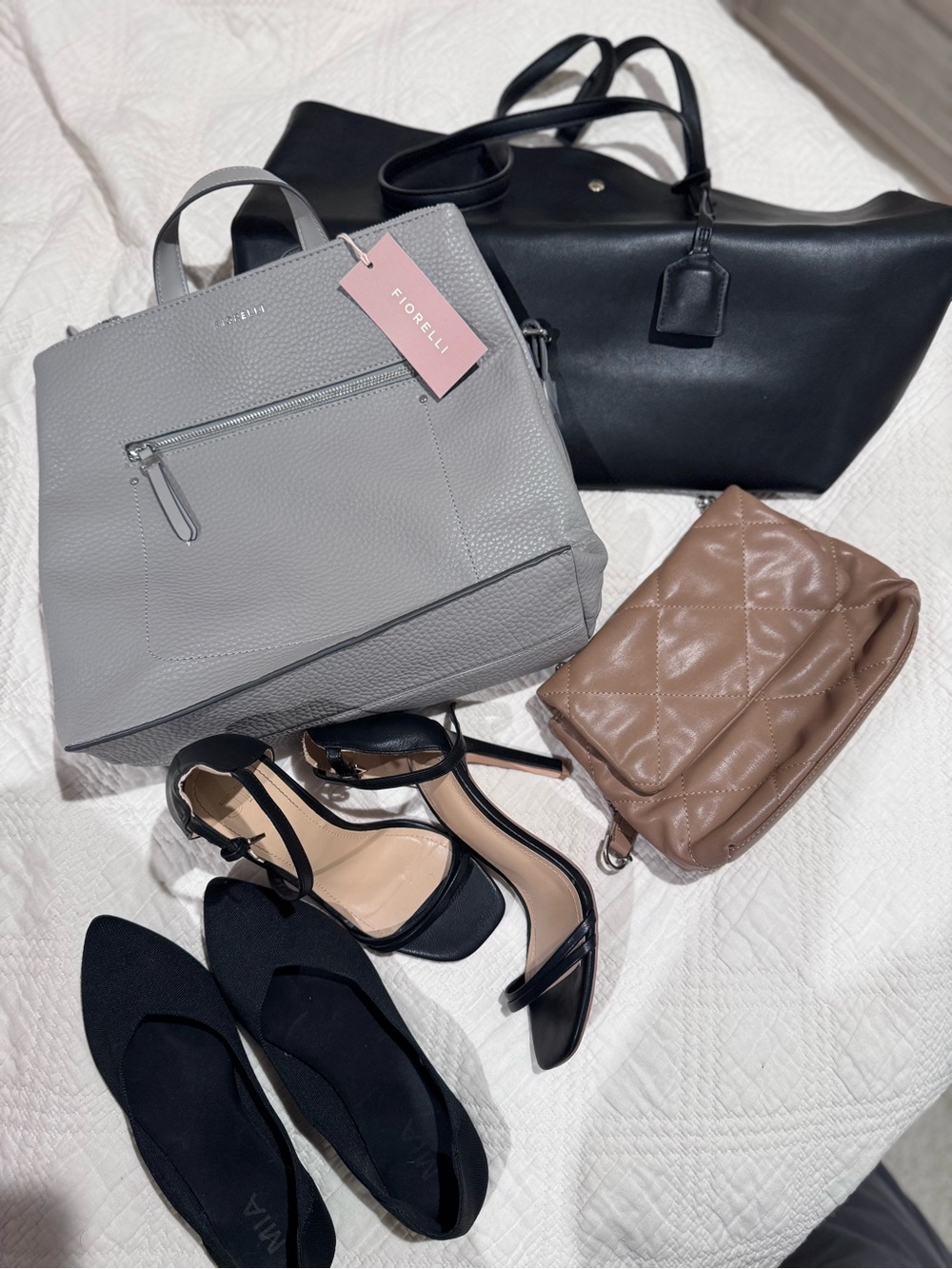 Lot women’s bags and shoes 7 size